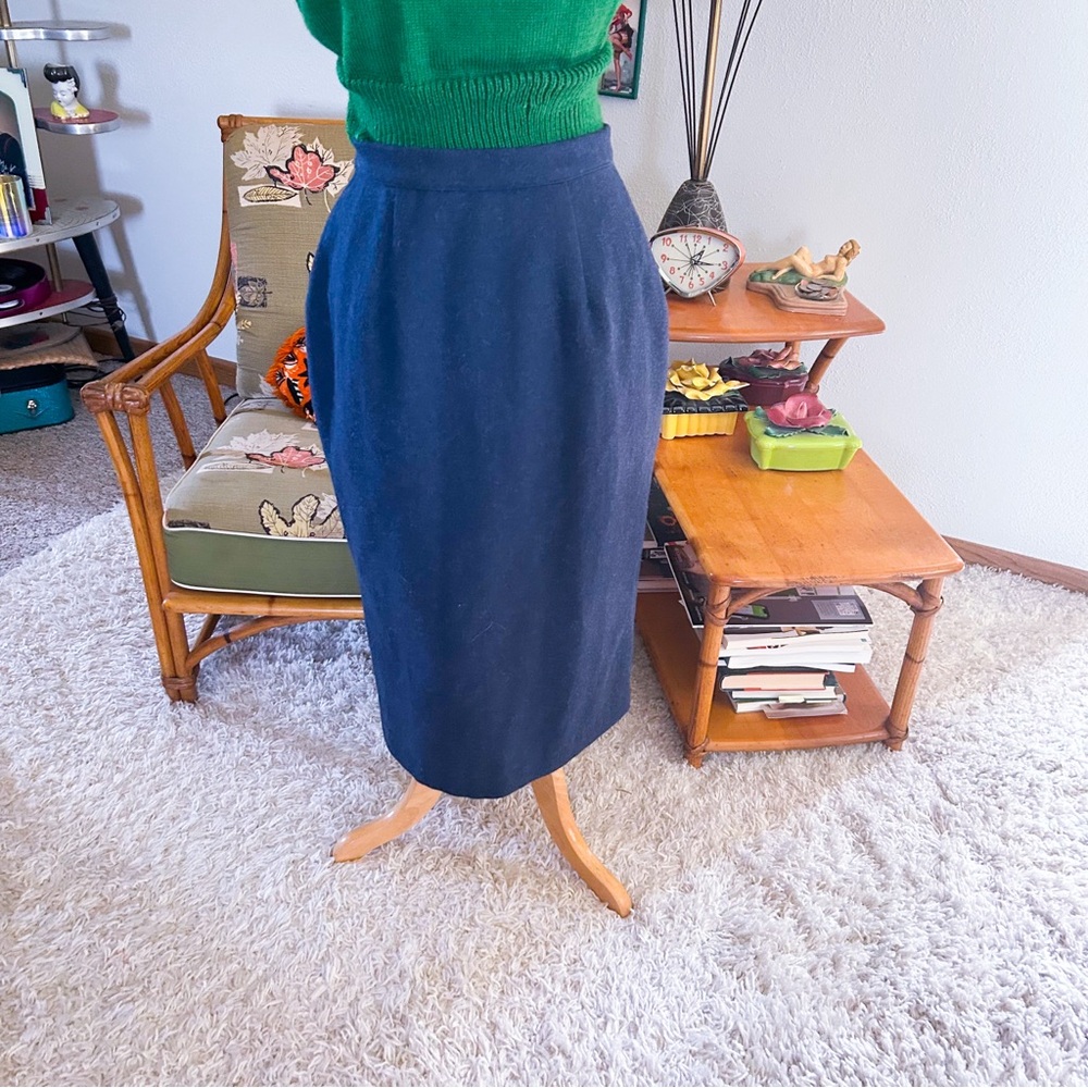 SOLD Retro Skirt 1950s Style Pencil Navy Blue Wool Vivien Of Holloway UK 16 M 50 - Picture 2 of 6